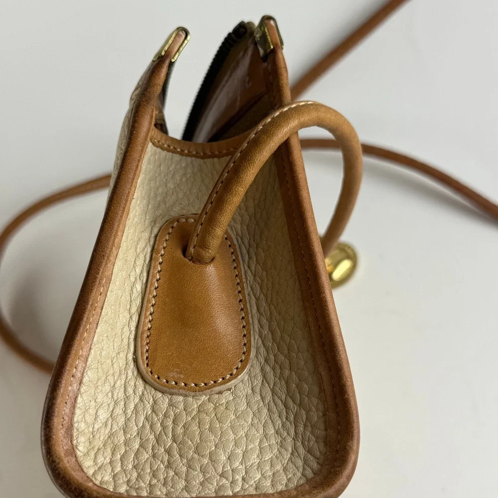 Vintage Dooney & Bourke Off White Tan AWL Leather Crossbody Bag Duck Fob